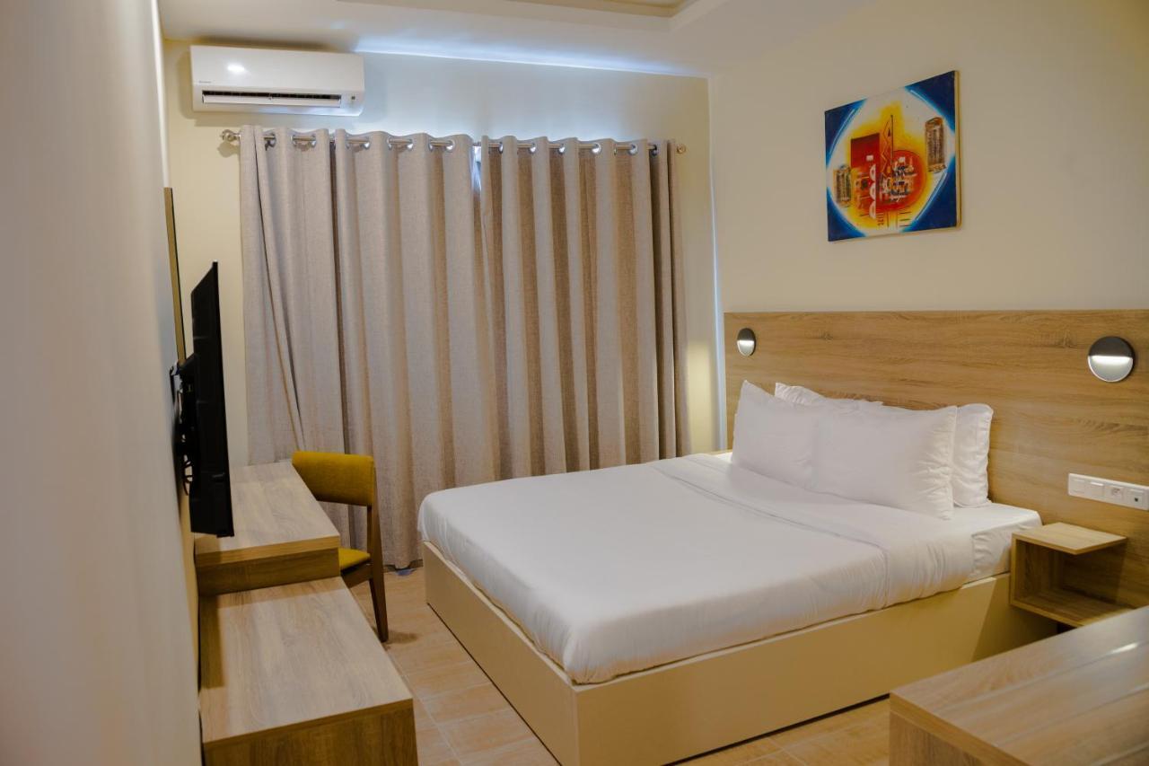Silver Moon Hotel 阿比让 外观 照片