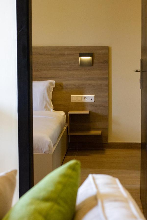 Silver Moon Hotel 阿比让 外观 照片