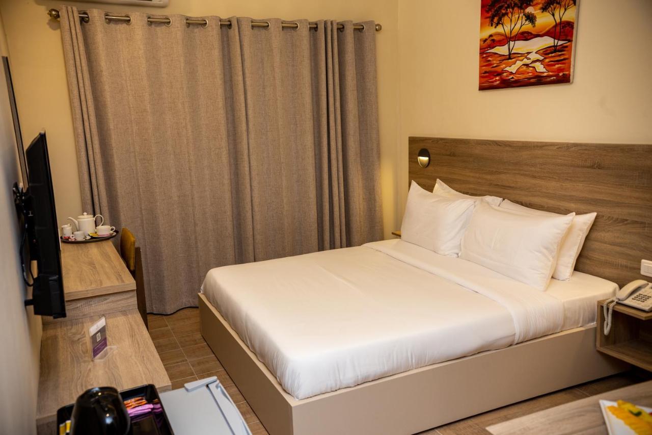 Silver Moon Hotel 阿比让 外观 照片