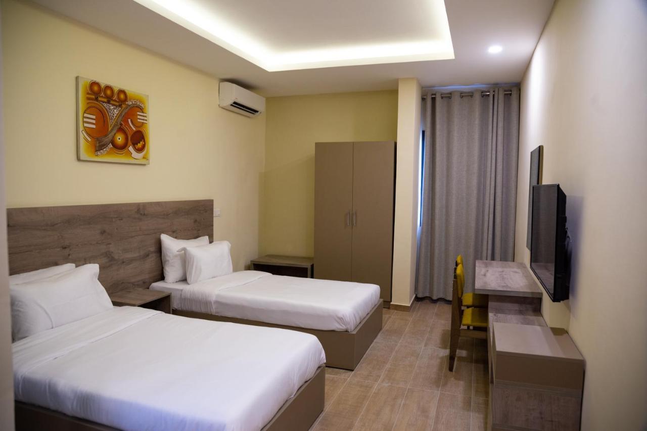 Silver Moon Hotel 阿比让 外观 照片