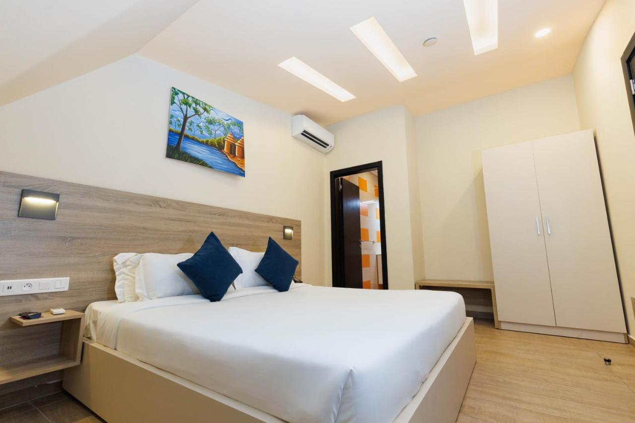 Silver Moon Hotel 阿比让 外观 照片