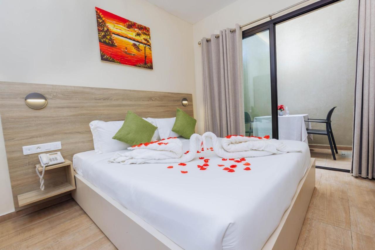 Silver Moon Hotel 阿比让 外观 照片